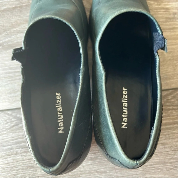 Naturalizer Sharon  Green Soft Smooth Leather Slip On Loafer Heels - Picture 7 of 16